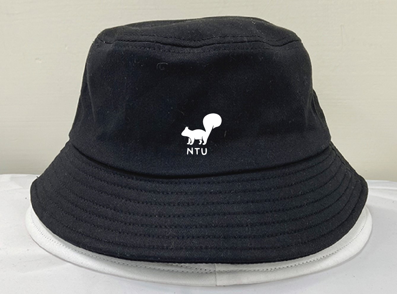 NTU小松鼠漁夫帽(黑/白)